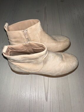 Kids Cream Suede Zip Ankle Boots